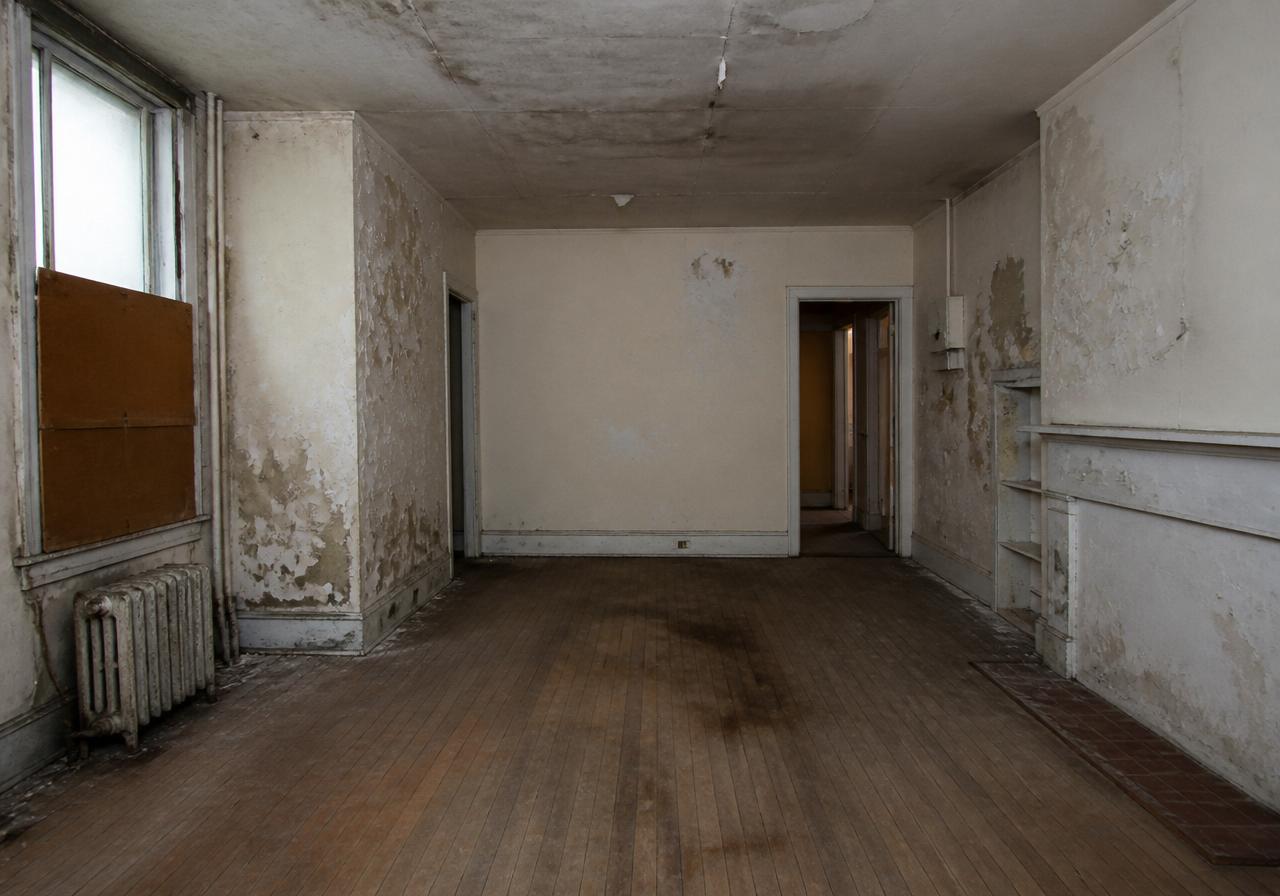 Parlor Floor Living Room – before